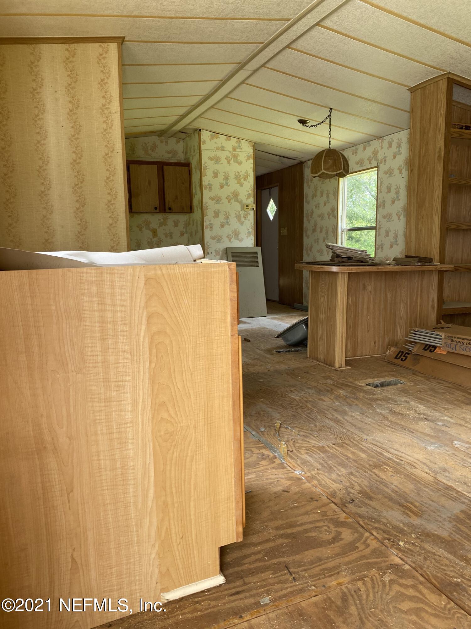 140 Keystone Road Palatka, FL 32177 - Photo 22 of 33 a view of a bathroom