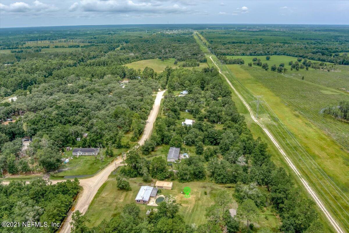 140 Keystone Road Palatka, FL 32177 - Photo 31 of 33 a view of a lake with a yard