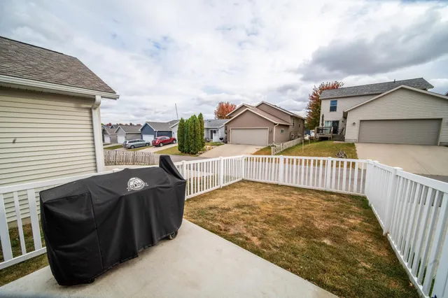 $370,000 | 6076 Sandstone Street Northwest, Rochester, MN 55901