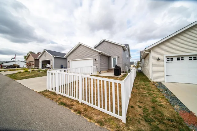 $370,000 | 6076 Sandstone Street Northwest, Rochester, MN 55901