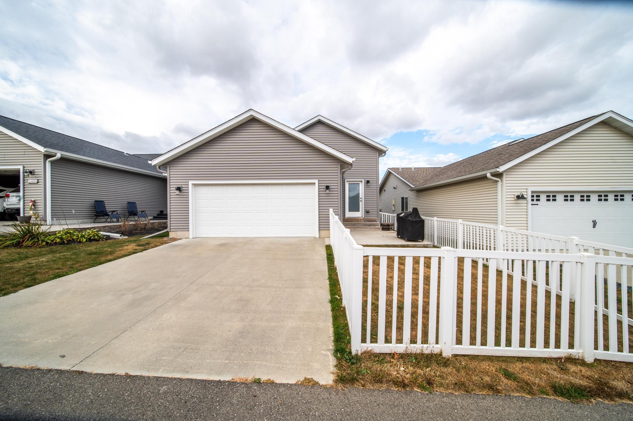 6076 Sandstone Street Northwest Rochester, MN 55901 - Photo 3 of 33