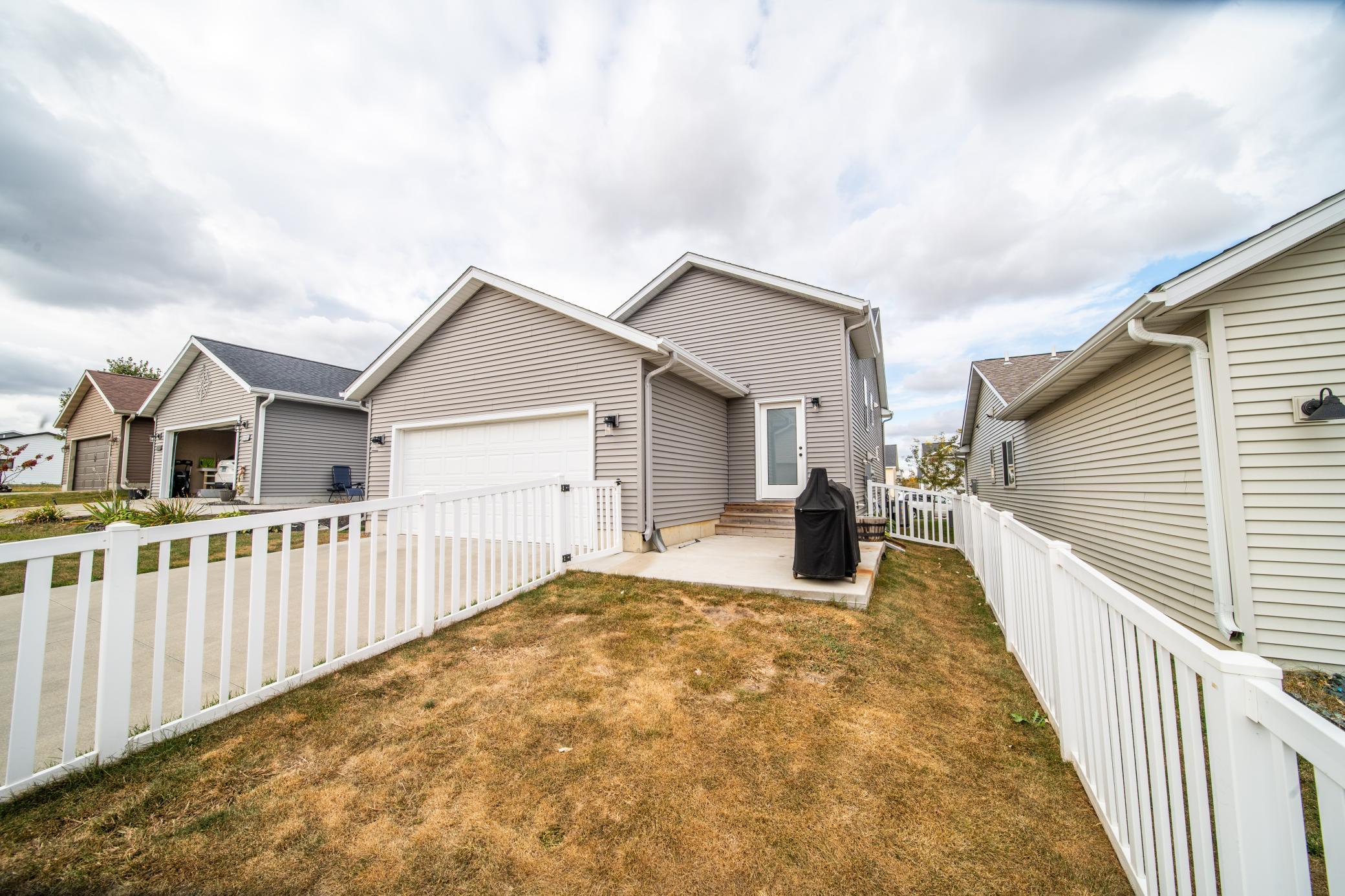 6076 Sandstone Street Northwest Rochester, MN 55901 - Photo 31 of 33