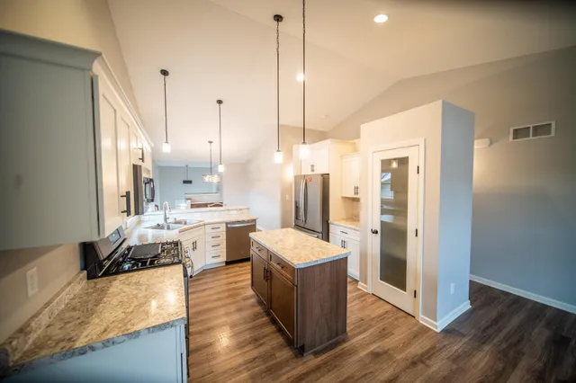 $370,000 | 6076 Sandstone Street Northwest, Rochester, MN 55901