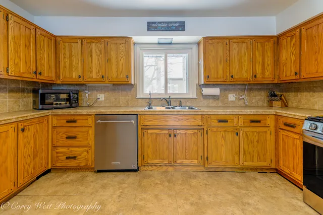 $295,000 | 2300 Gaylord Road, Joliet, IL 60435