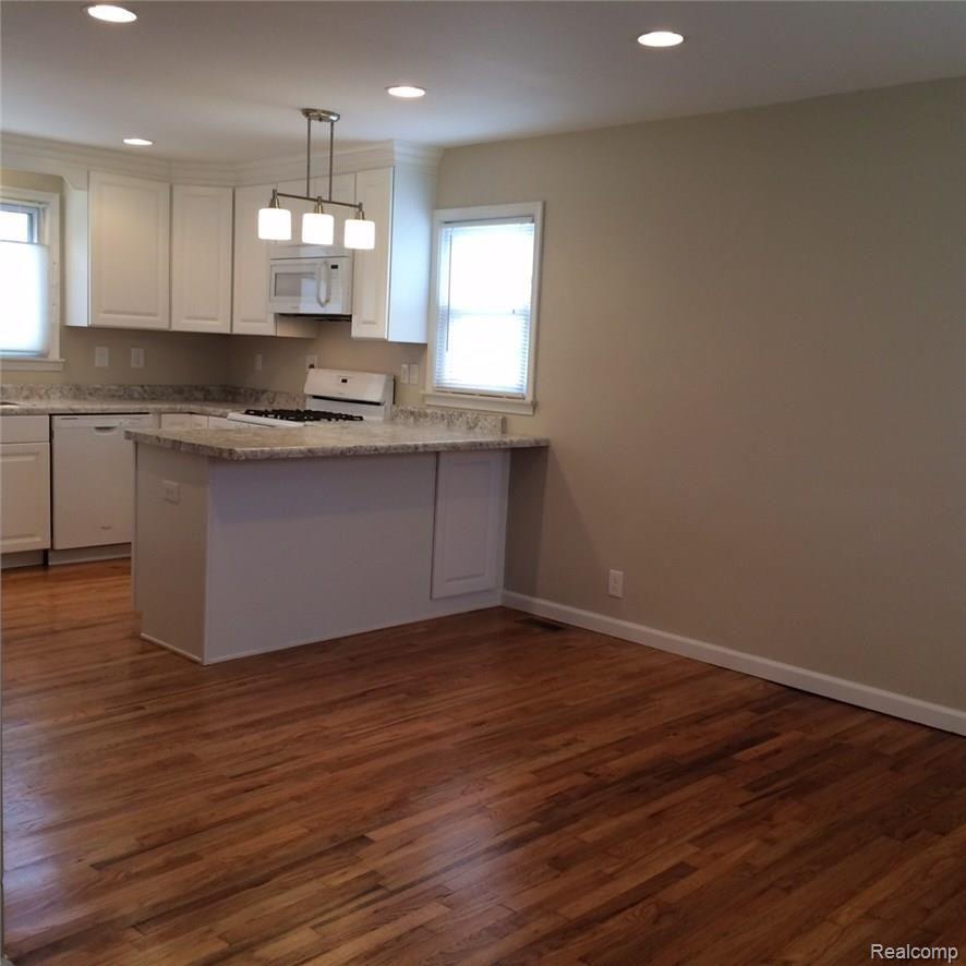 21878 Inkster Road Romulus, MI 48174 - Photo 13 of 22 IMG_1161.JPG