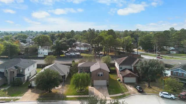 $299,999 | 2810 Legends Knoll Drive, Spring, TX 77386