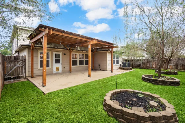 $299,999 | 2810 Legends Knoll Drive, Spring, TX 77386