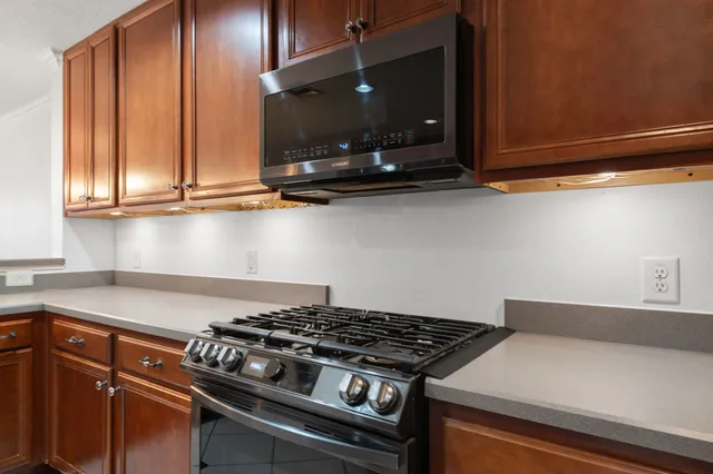 $299,999 | 2810 Legends Knoll Drive, Spring, TX 77386