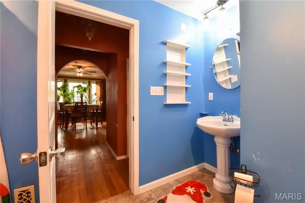 $215,000 | 919 West Henry Street, Staunton, IL 62088