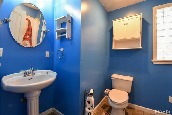 $215,000 | 919 West Henry Street, Staunton, IL 62088