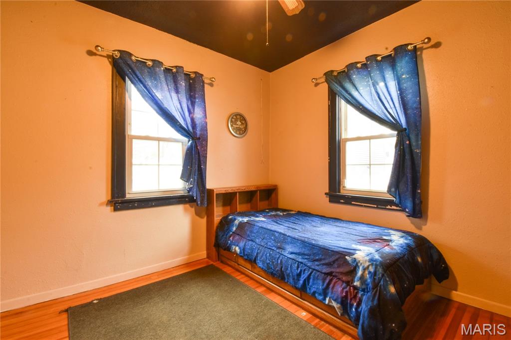 919 West Henry Street Staunton, IL 62088 - Photo 17 of 27