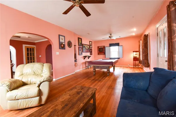 $215,000 | 919 West Henry Street, Staunton, IL 62088