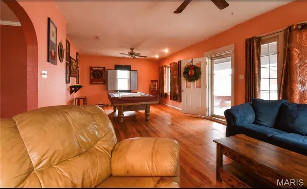 $215,000 | 919 West Henry Street, Staunton, IL 62088