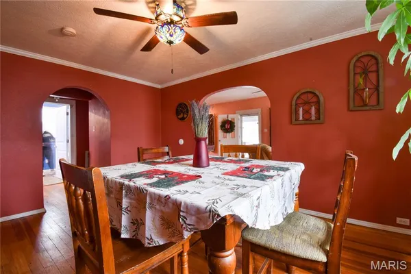 $215,000 | 919 West Henry Street, Staunton, IL 62088