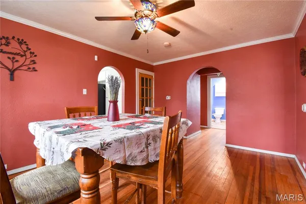$215,000 | 919 West Henry Street, Staunton, IL 62088