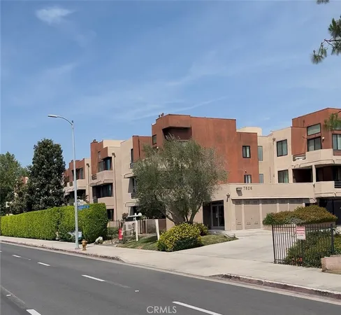 $2,800 | 7826 Topanga Canyon Boulevard, Canoga Park, CA 91304