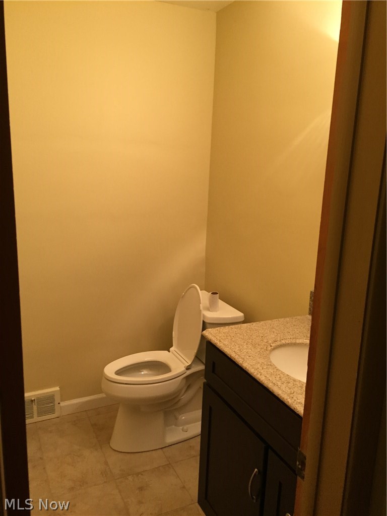 15904 Henley Road Cleveland, OH 44112 - Photo 12 of 16