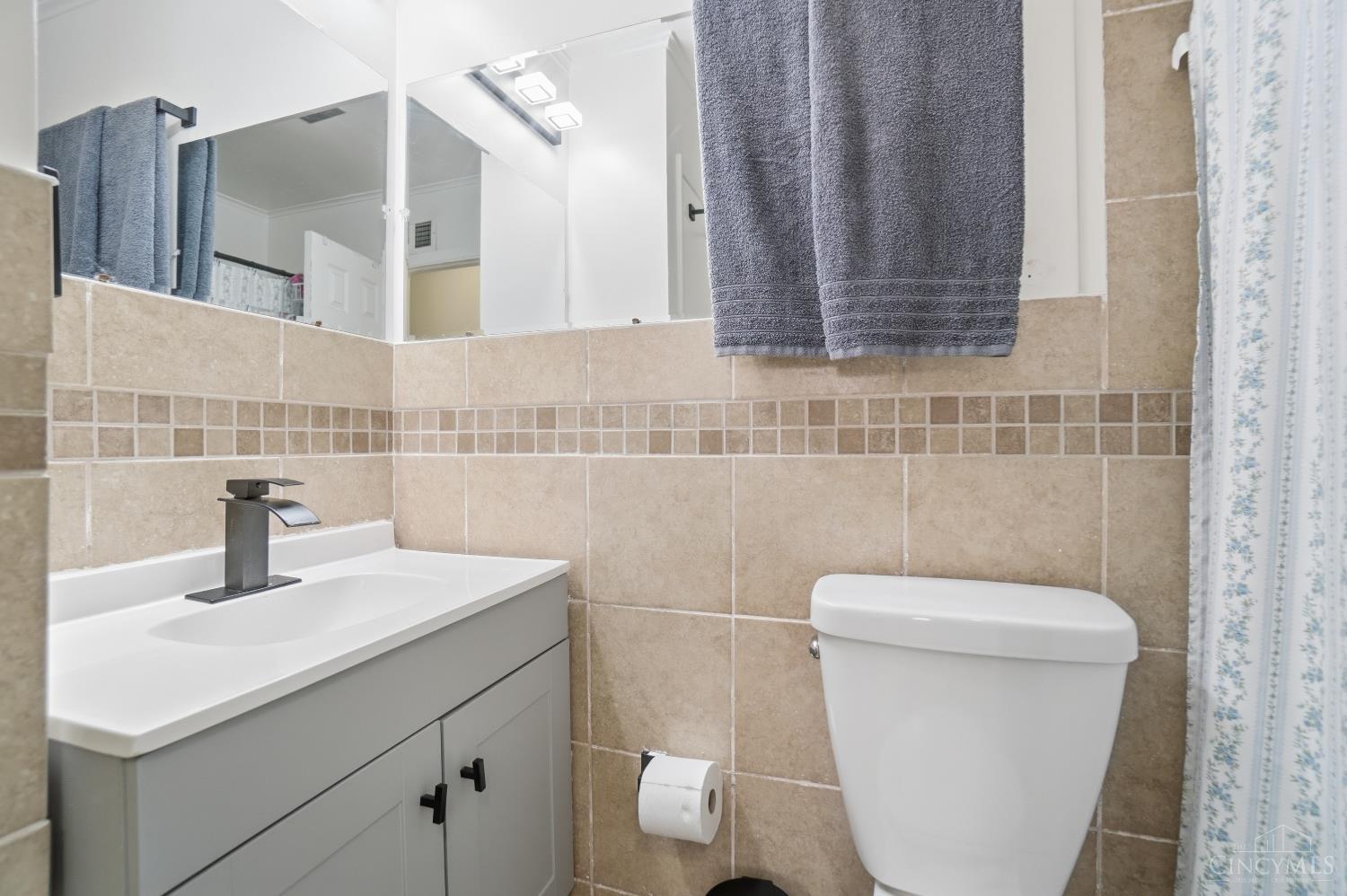8407 Pine Road Cincinnati, OH 45236 - Photo 12 of 27