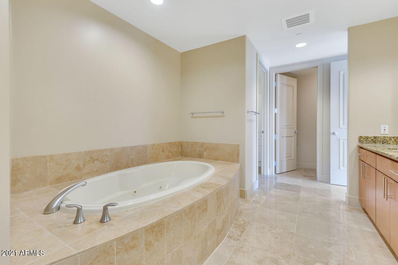 2211 East Camelback Road, Unit 902 Phoenix, AZ 85016 - Photo 22 of 43 Master Bathroom
