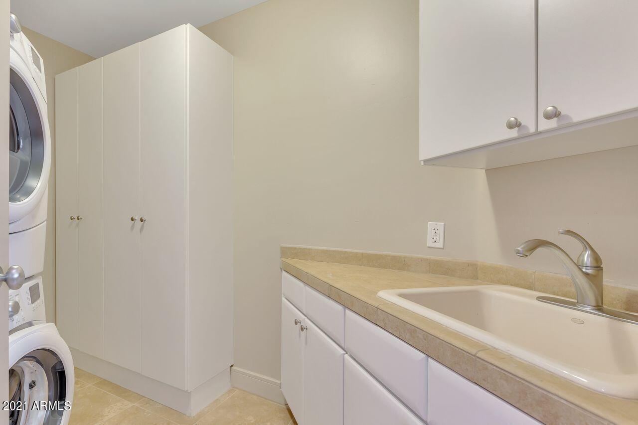 2211 East Camelback Road, Unit 902 Phoenix, AZ 85016 - Photo 35 of 43 Laundry Room