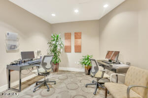 2211 East Camelback Road, Unit 902 Phoenix, AZ 85016 - Photo 42 of 43 Business Office