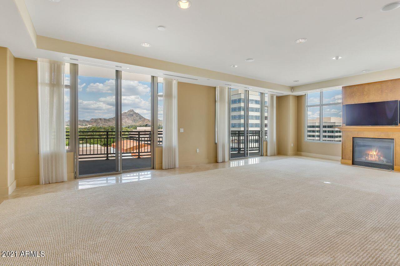 2211 East Camelback Road, Unit 902 Phoenix, AZ 85016 - Photo 9 of 43 Great Room
