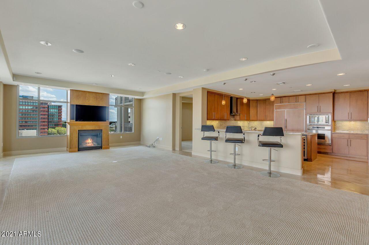 2211 East Camelback Road, Unit 902 Phoenix, AZ 85016 - Photo 10 of 43 Great Room