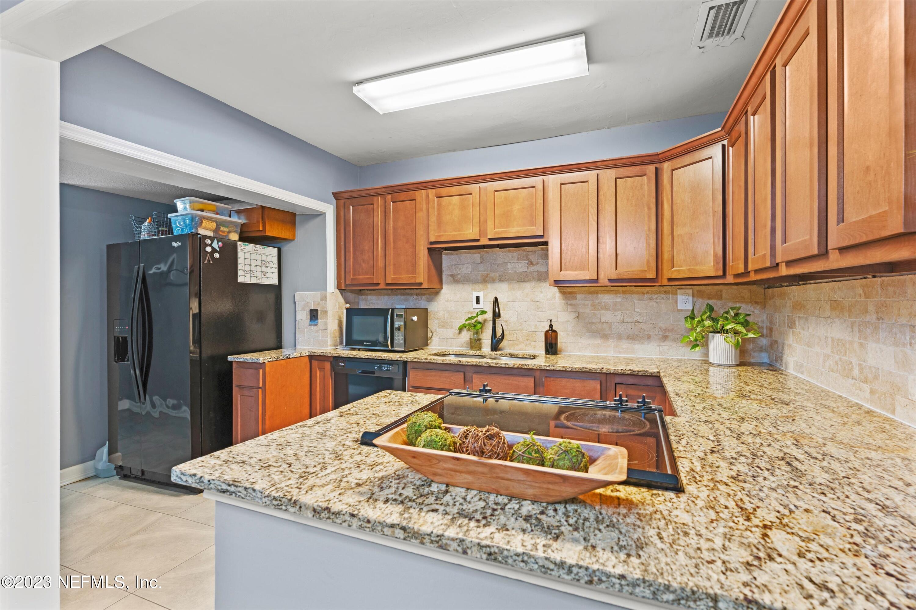 570 Sapelo Road Jacksonville, FL 32216 - Photo 11 of 25 12-Kitchen