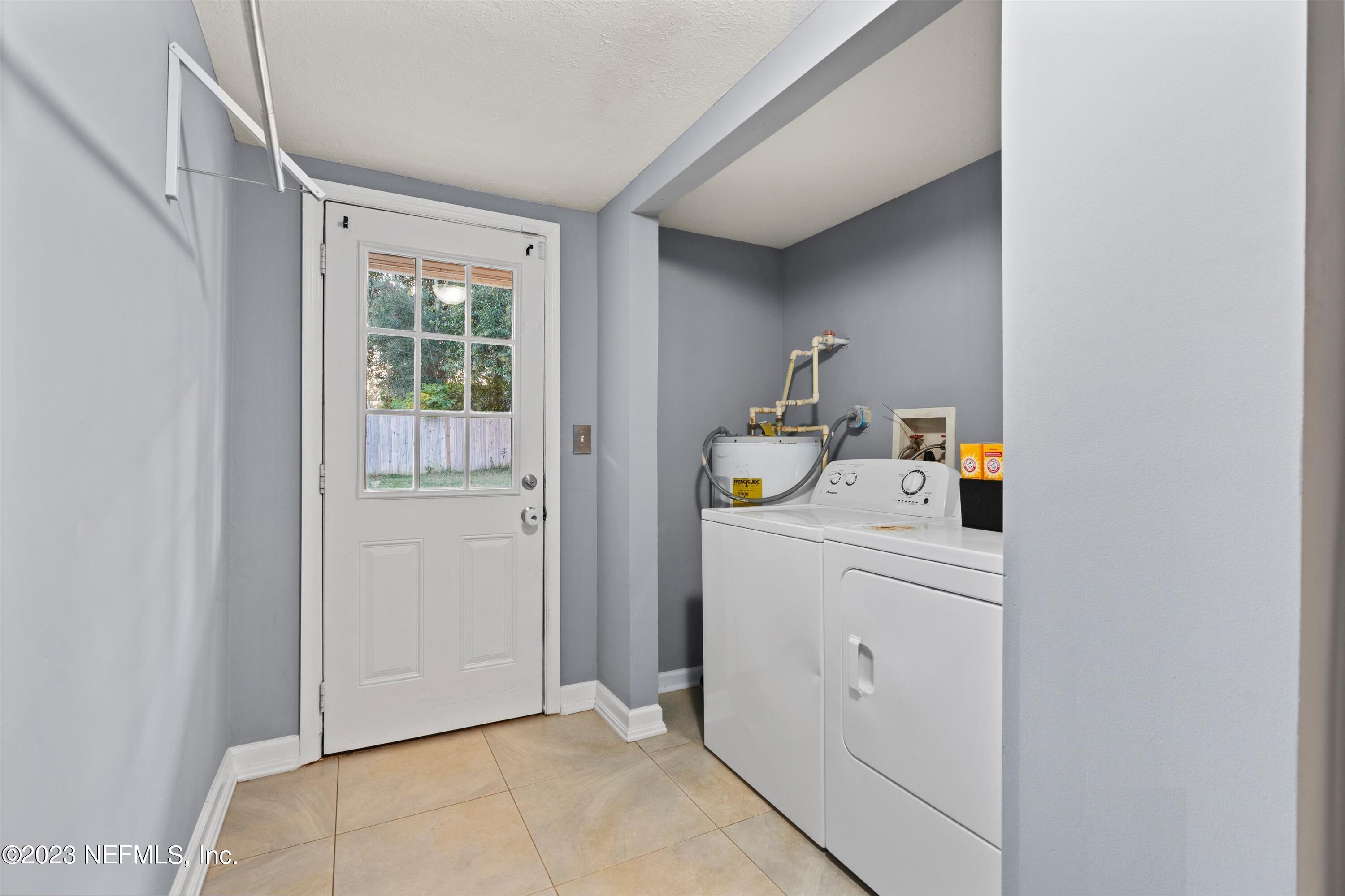 570 Sapelo Road Jacksonville, FL 32216 - Photo 14 of 25 14-Laundry