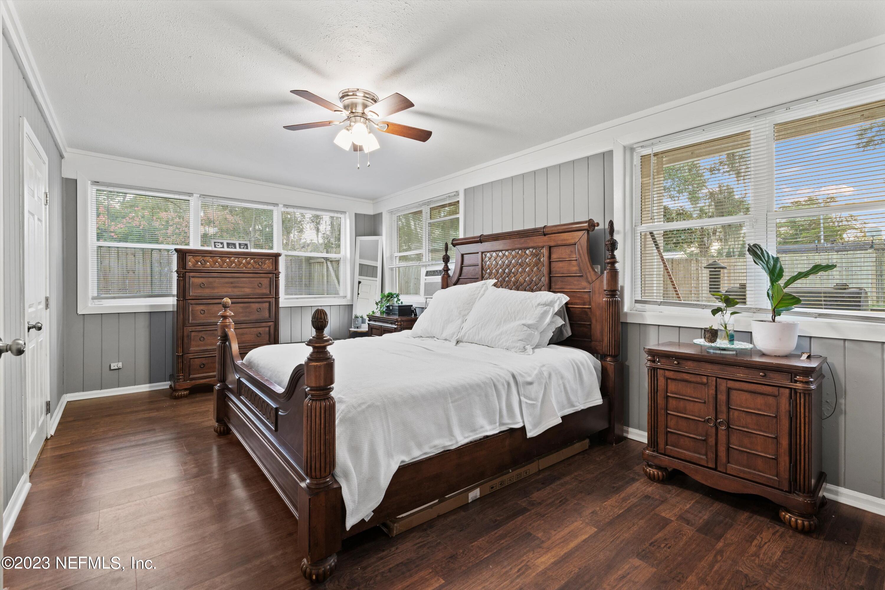 570 Sapelo Road Jacksonville, FL 32216 - Photo 20 of 25 20-Primary Bedroom