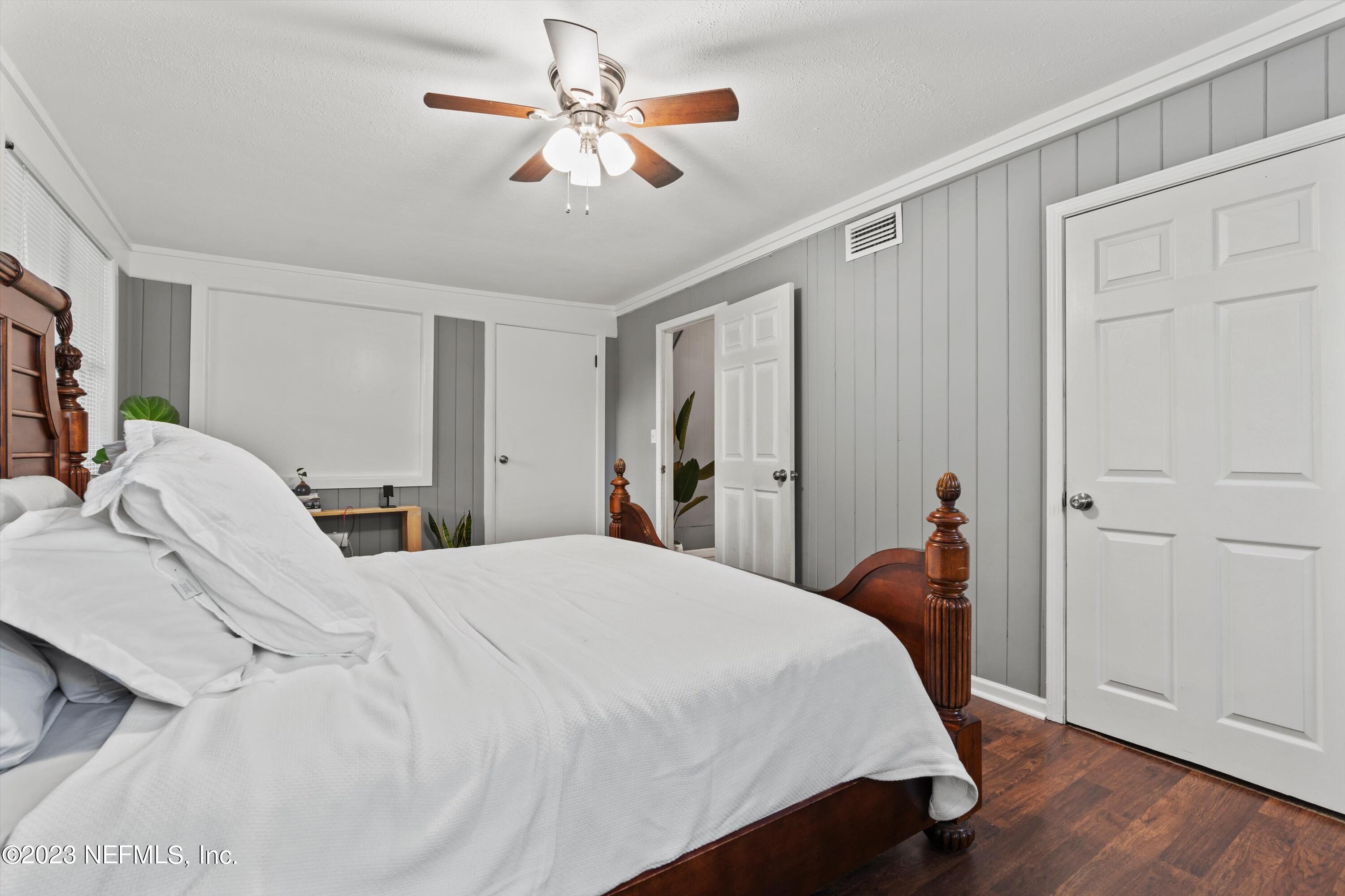 570 Sapelo Road Jacksonville, FL 32216 - Photo 21 of 25 21-Primary Bedroom