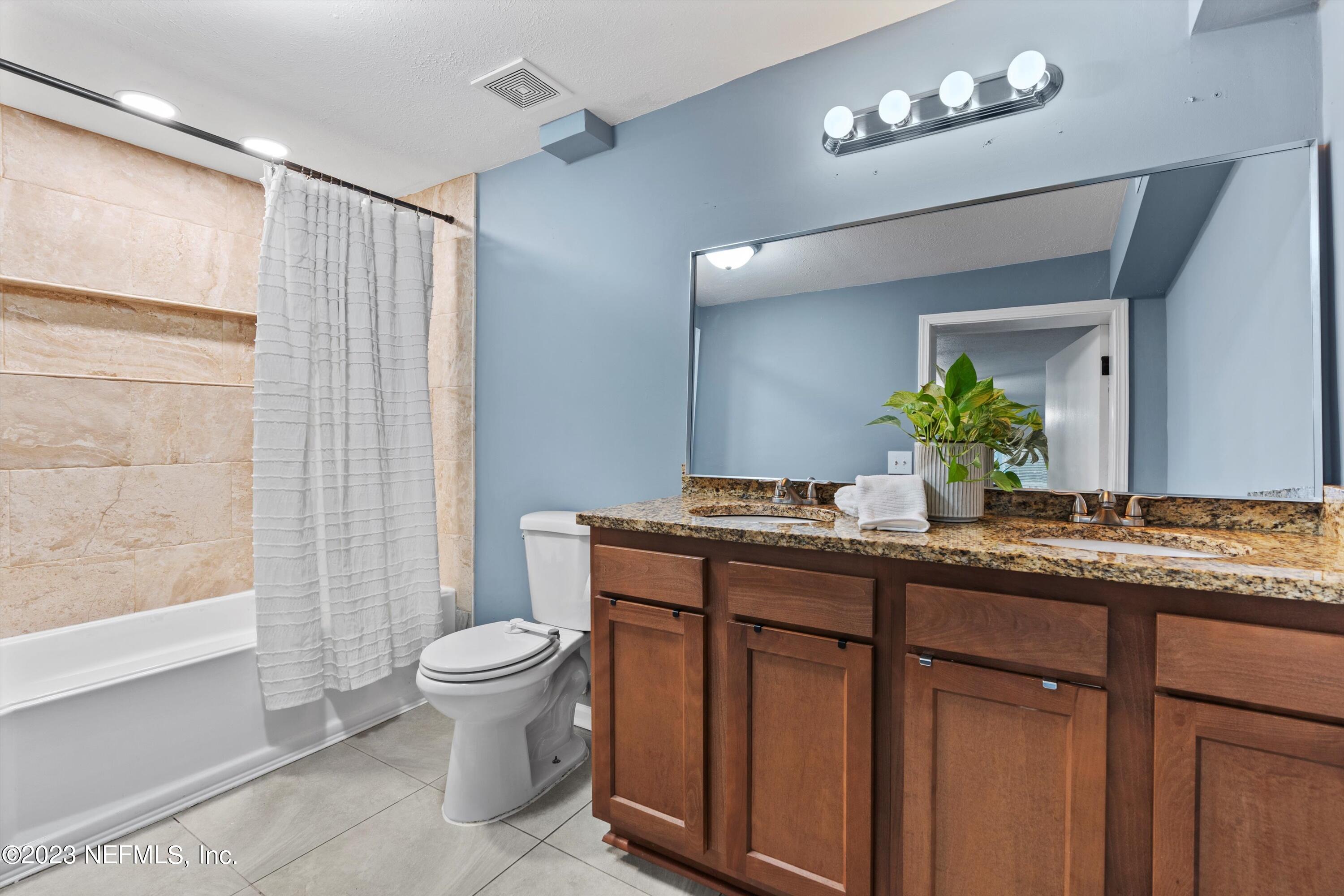 570 Sapelo Road Jacksonville, FL 32216 - Photo 23 of 25 23-Primary Bathroom
