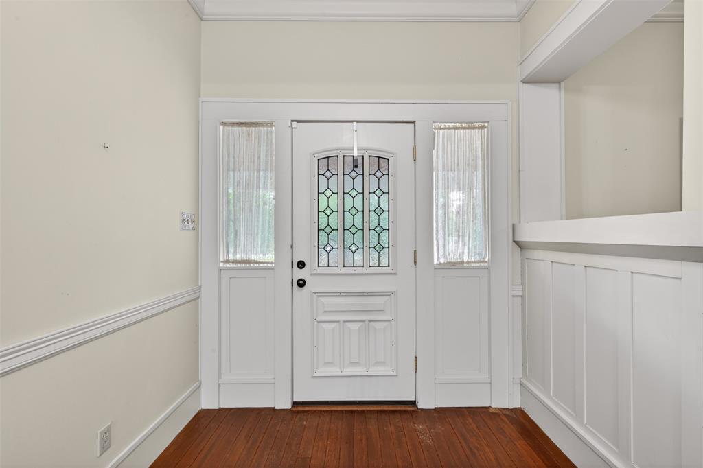 8402 Springridge-Texas Line Road Keithville, LA 71047 - Photo 37 of 40 a view of entryway with wooden floor