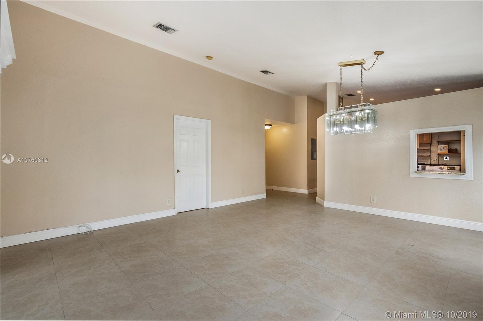 6790 Bayfront Circle Margate, FL 33063 - Photo 5 of 25