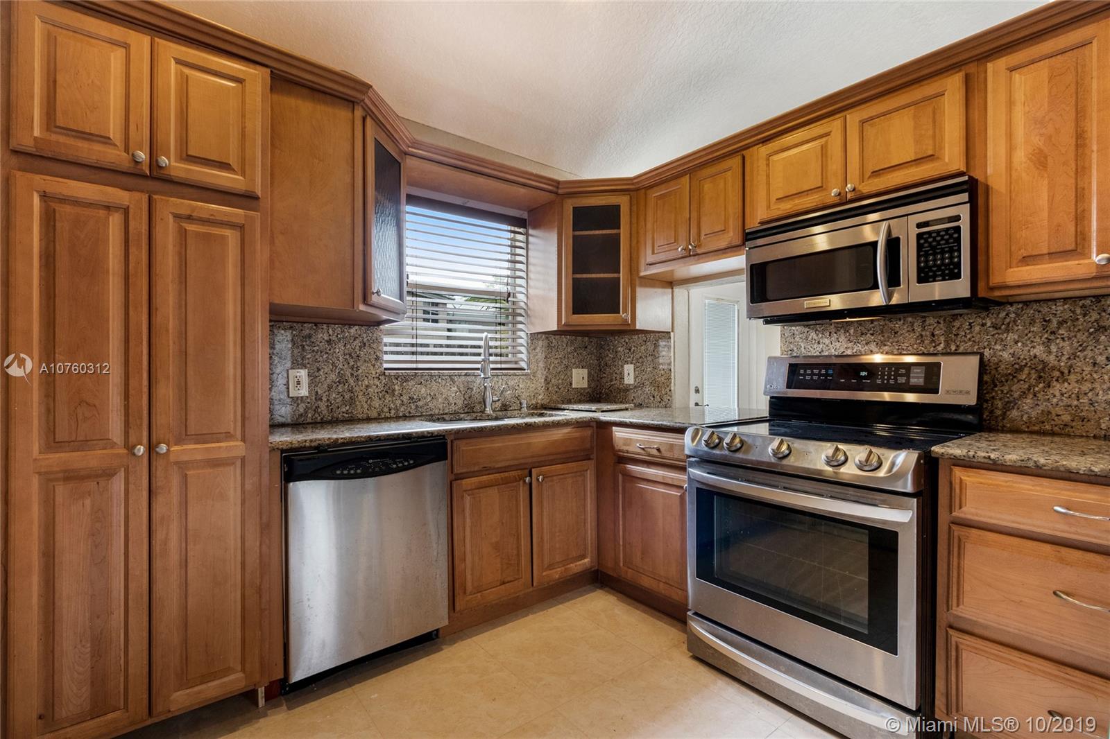 6790 Bayfront Circle Margate, FL 33063 - Photo 10 of 25