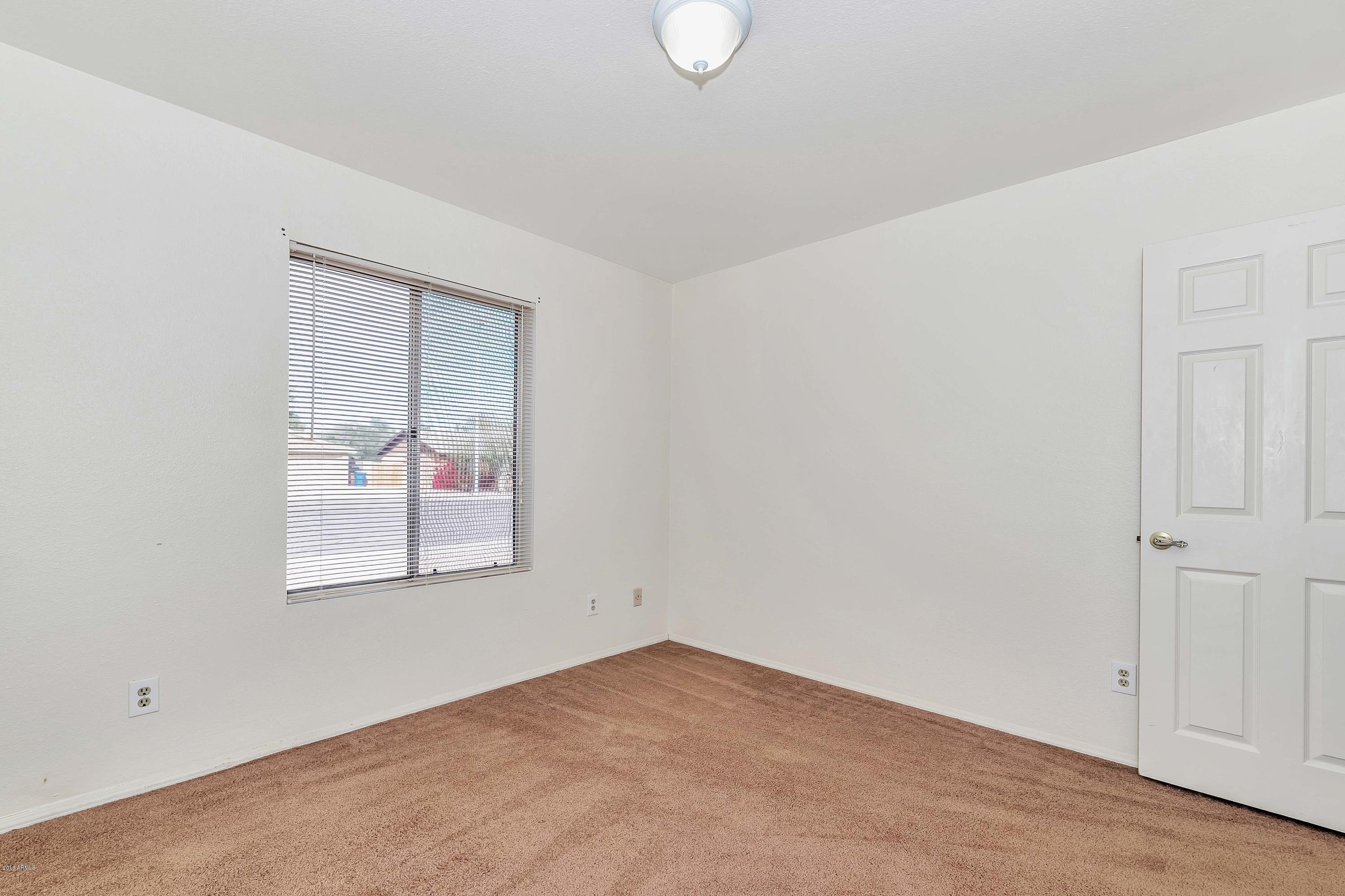 4831 South Roberts Road Tempe, AZ 85283 - Photo 16 of 25 4831 S Roberts Rd Tempe AZ-MLS_Size-017-