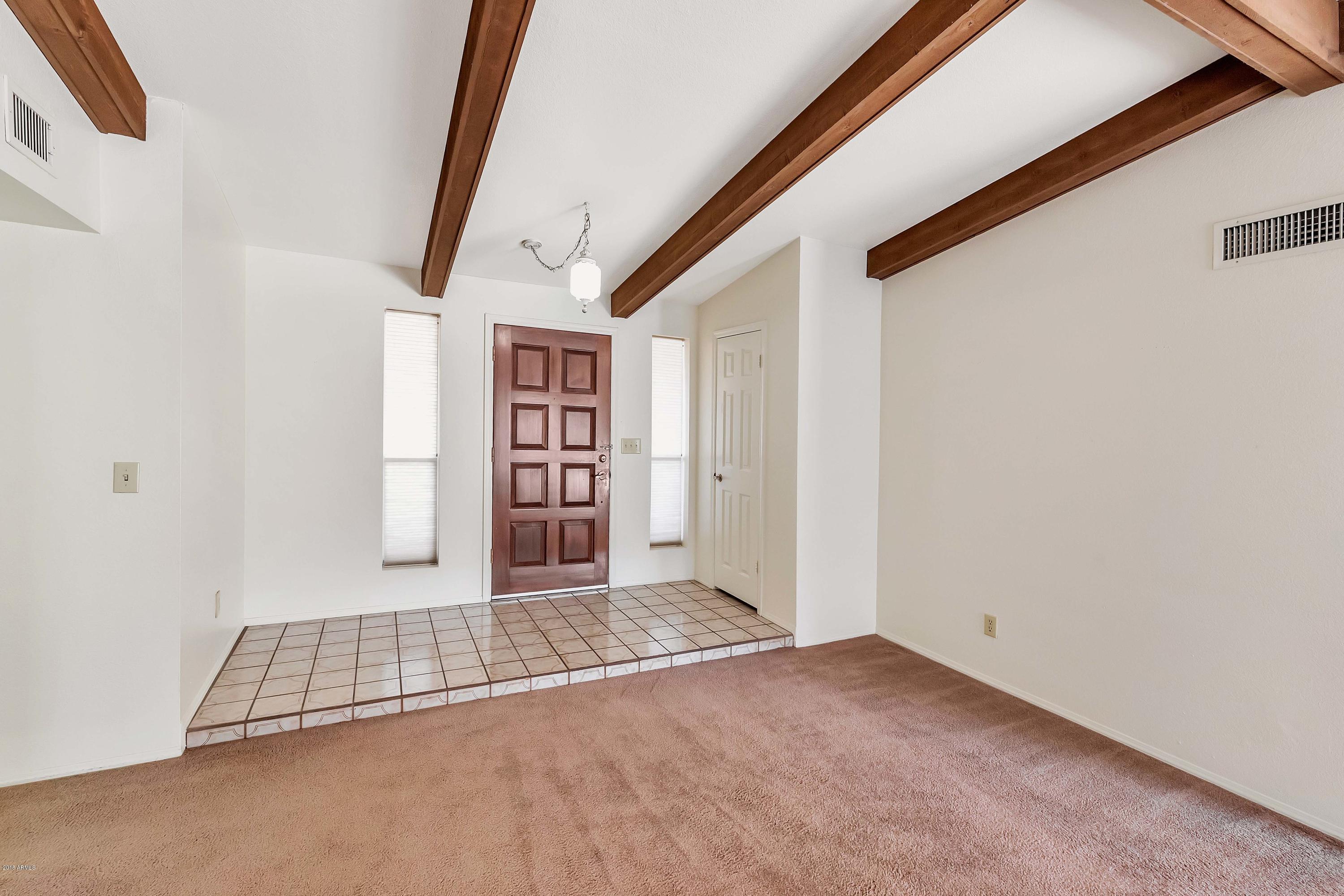 4831 South Roberts Road Tempe, AZ 85283 - Photo 4 of 25 4831 S Roberts Rd Tempe AZ-MLS_Size-004-