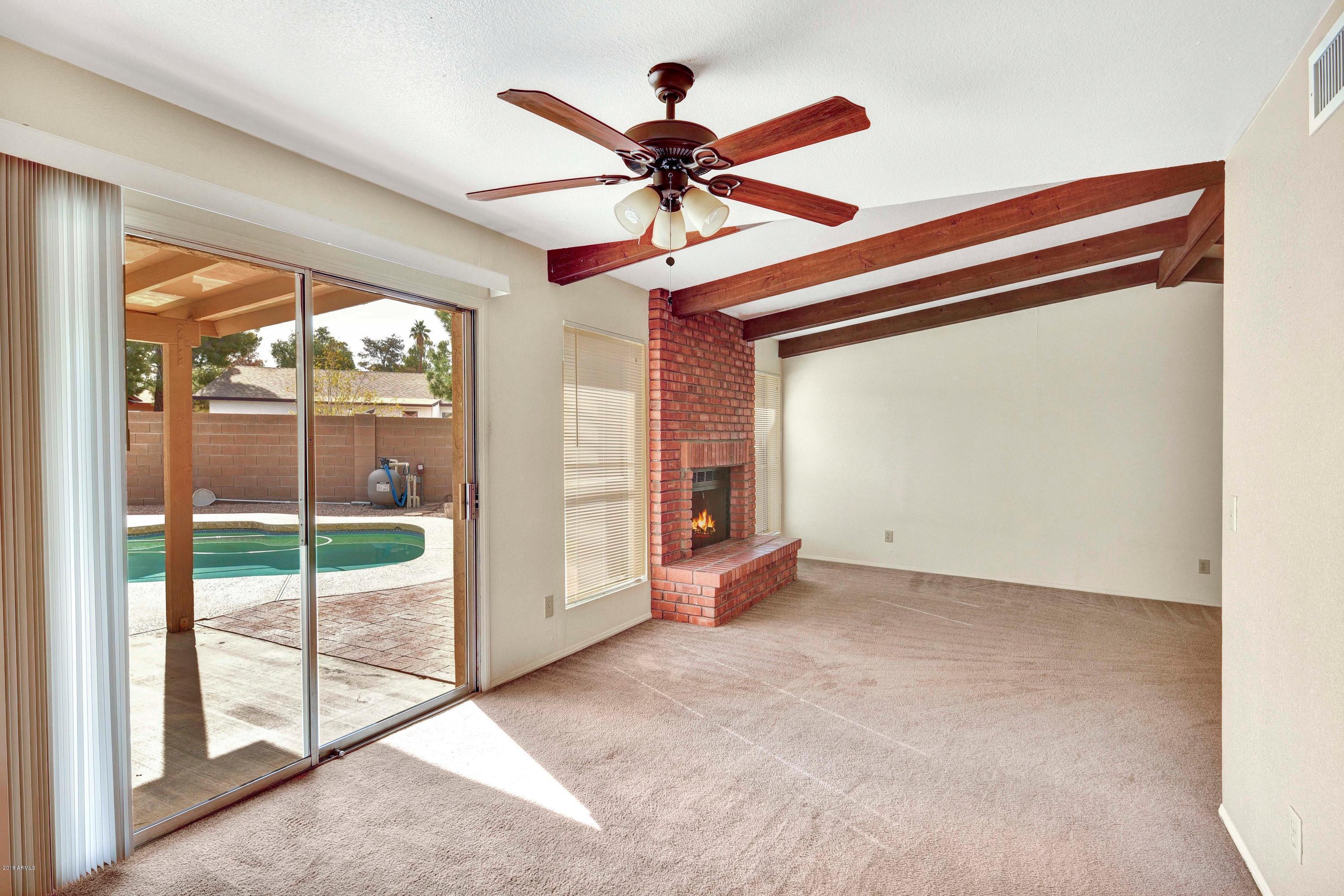 4831 South Roberts Road Tempe, AZ 85283 - Photo 7 of 25 4831 S Roberts Rd Tempe AZ-MLS_Size-008-