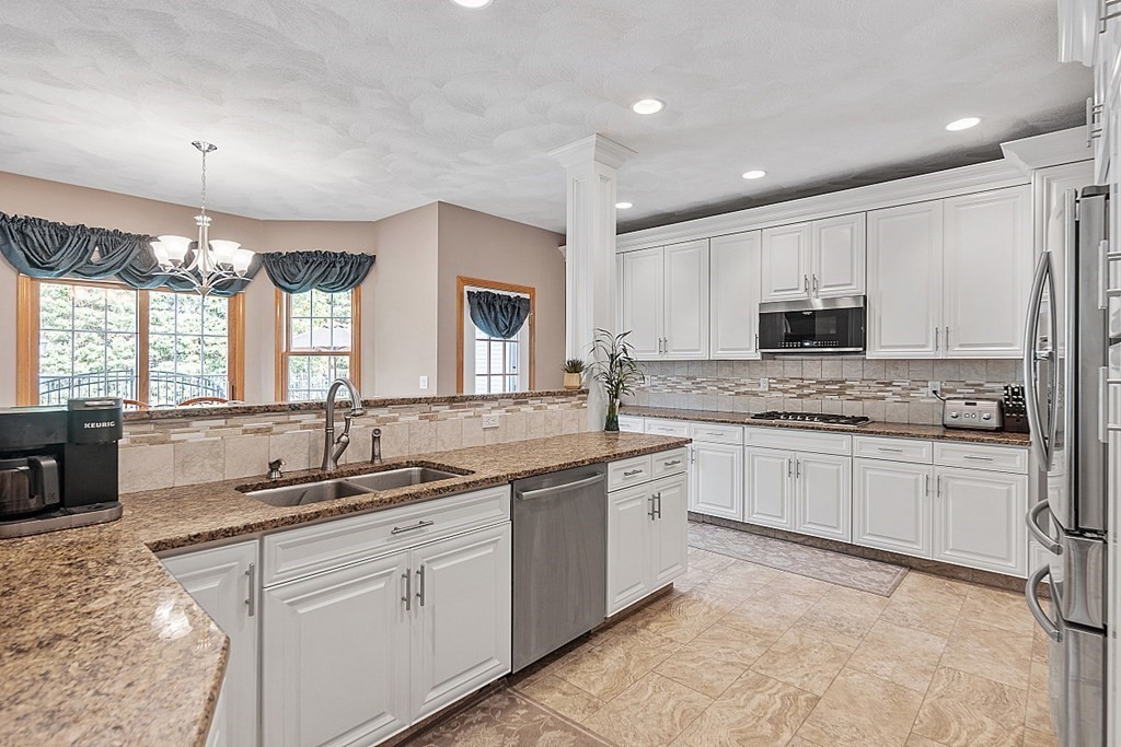 256 Simpson Road Marlborough, MA 01752 - Photo 11 of 42 Gallery Image 11