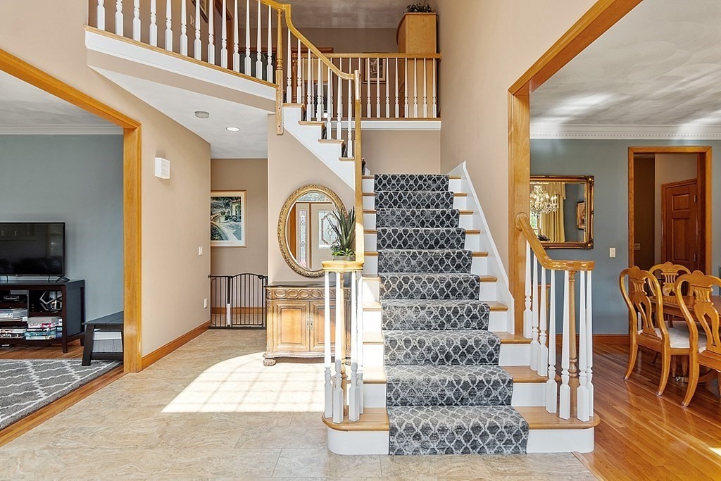 256 Simpson Road Marlborough, MA 01752 - Photo 4 of 42 Gallery Image 4