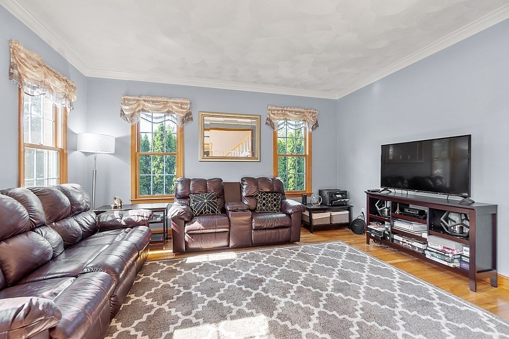 256 Simpson Road Marlborough, MA 01752 - Photo 8 of 42 Gallery Image 8