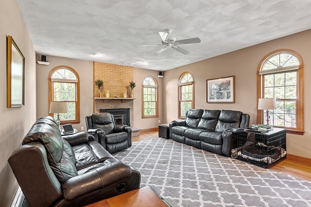 256 Simpson Road Marlborough, MA 01752 - Photo 9 of 42 Gallery Image 9