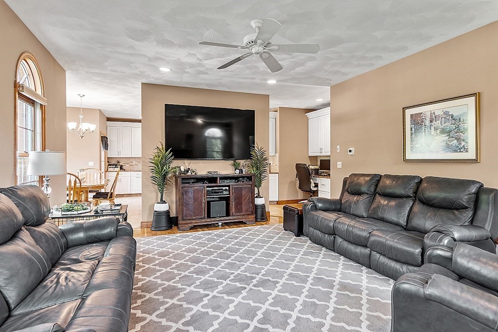 256 Simpson Road Marlborough, MA 01752 - Photo 10 of 42 Gallery Image 10
