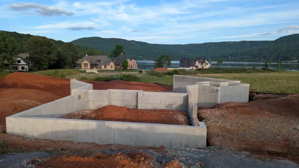 $1,499,999 | 220 Starboard Drive, Jasper, TN 37347