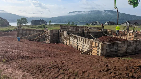 $1,499,999 | 220 Starboard Drive, Jasper, TN 37347