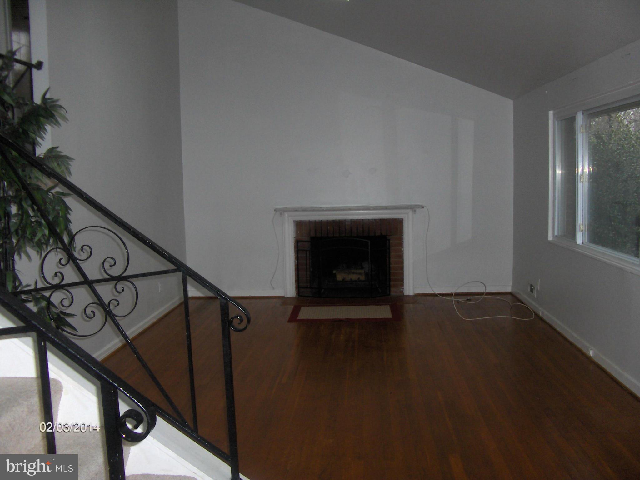 12809 Crisfield Road Silver Spring, MD 20906 - Photo 6 of 23 Living Room