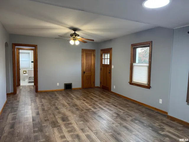 $2,500 | 1020 Brown Street, Bettendorf, IA 52722