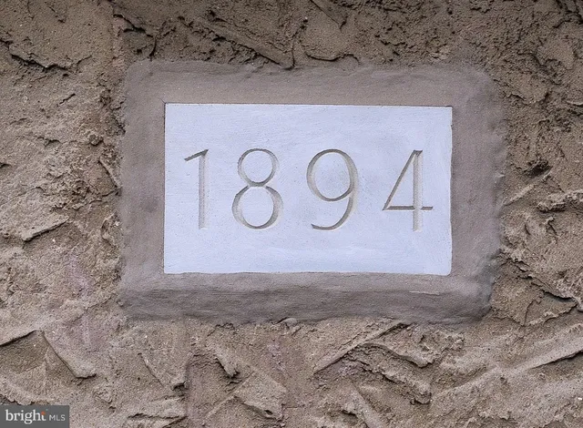 a view of a entryway