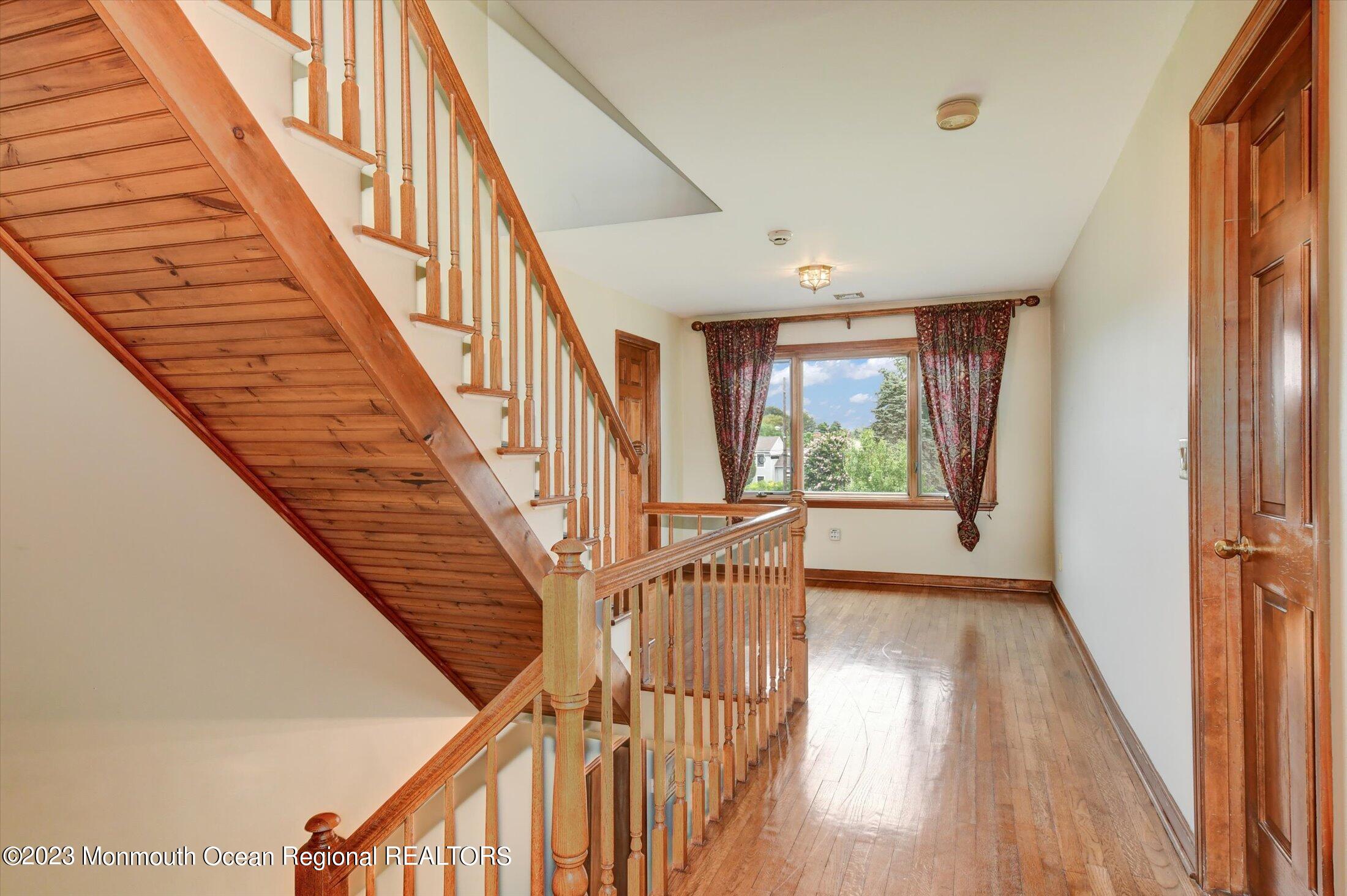515 Seven Bridges Road Little Silver, NJ 07739 - Photo 31 of 52 31-Upper Level Hallway
