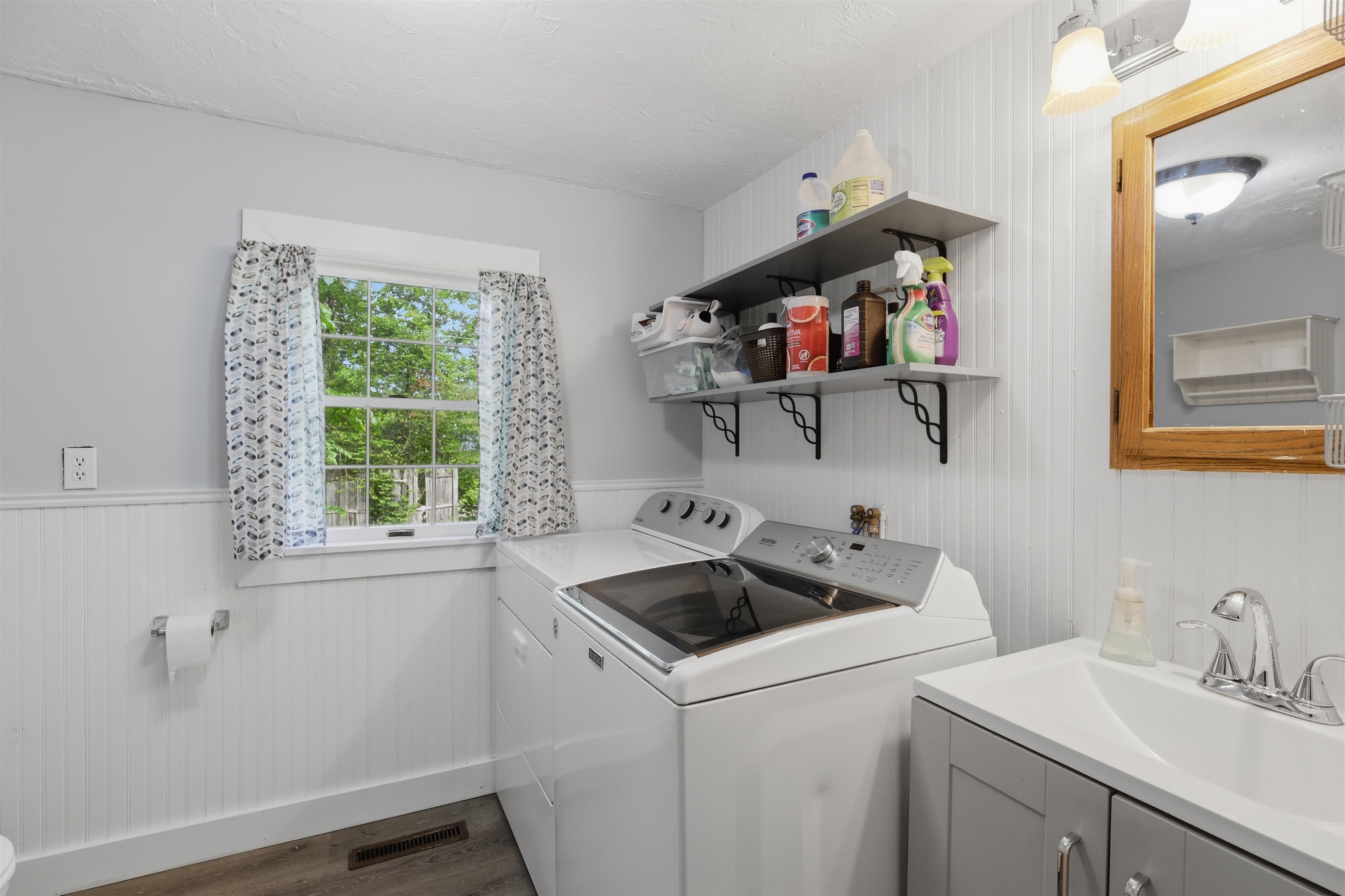 32 East Lull Place New Boston, NH 03070 - Photo 10 of 27